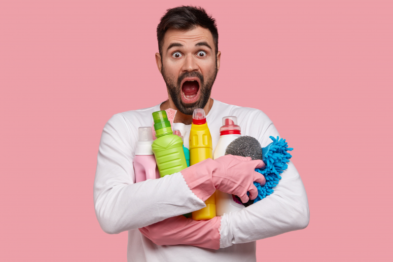 Flecken auf Toilettenschüsseln  entfernen